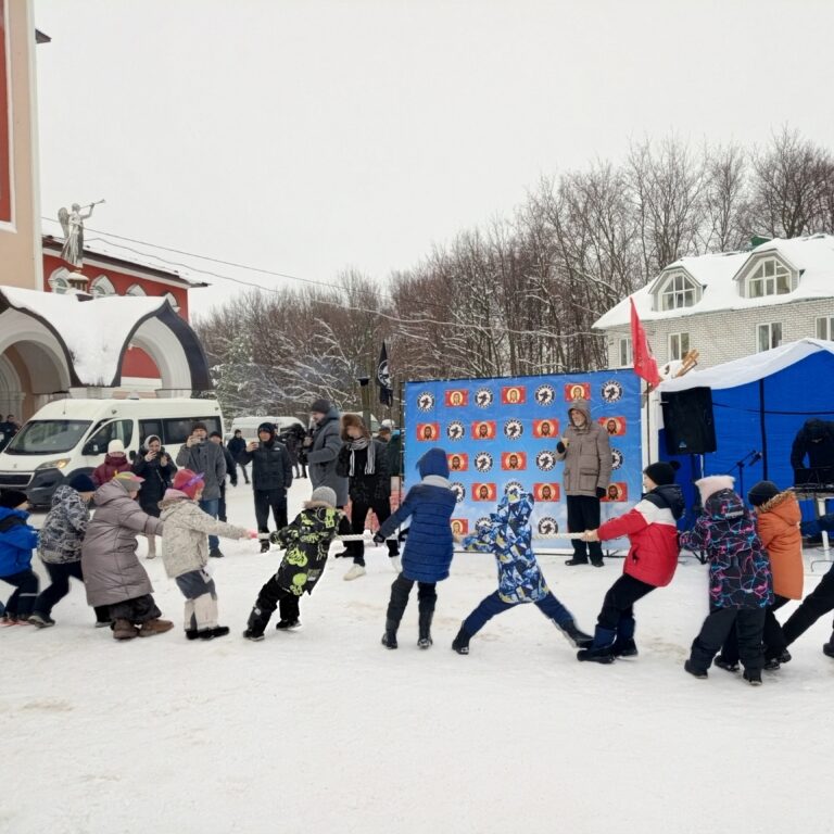На территории храма Новомучеников и Исповедников Российских прошло мероприятие Русской общины Чувашии
